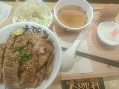 -熊吞·大碗丼烧肉饭(济宁万达广场店)