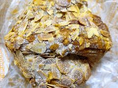 树莓杏仁羊角-OUR Bakery(SKP-S店)