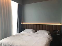 -粤塔H轻奢电竞酒店(海珠广州塔中山大学店)