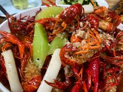 -茸梅路右拐龙虾-农家菜(松江店)
