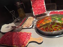 -伴山牛贵州黄牛肉火锅·苗疆非遗艺术餐厅(上海首店)