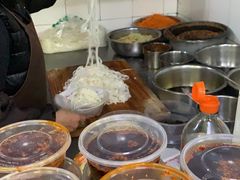 -不起眼麻辣烫凉皮店