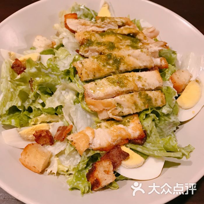 鸡肉凯撒沙拉
