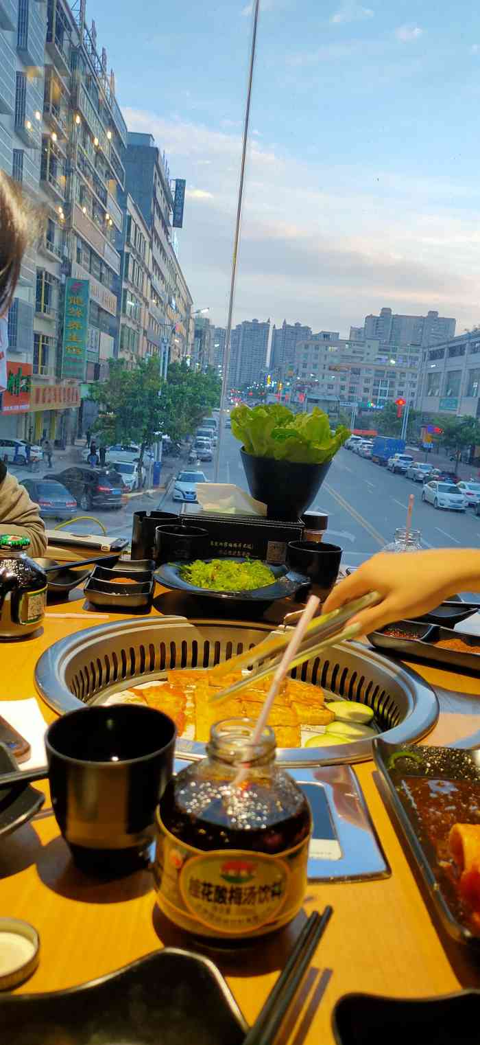 雅莉家烤肉馆(华侨城店)-"应该没有人不喜欢吃烤肉吧[调皮] 雅莉.