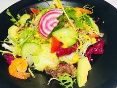 鲜虾牛油果藜麦沙拉-威克特披萨汉堡