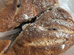 紫米香松-红跑车蛋糕世界(清江路店)