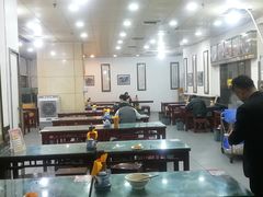 -牛一嘴·兰州牛肉面·大盘鸡(财富中心店)