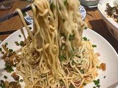 -头上红煨盐鸡·非遗院子餐厅