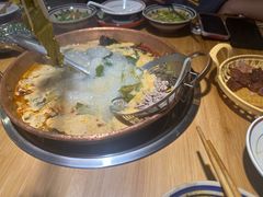 -洱火云南酸菜牛肉火锅(石景山当代商城店)