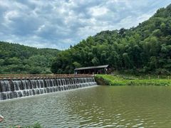 -梅岭月亮湾山体公园