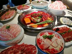 -茅草房·河畔园林火锅