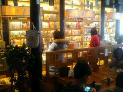 -猫的天空之城概念书店(杭州南宋御街店)