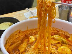 -火鸡爪东大门猎奇炒年糕