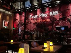 -FOUR PLAY BAR