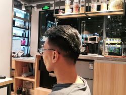 -曼都发型