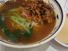-阿瓦山寨·湘菜现炒·剁椒鱼头王(咸阳总店)
