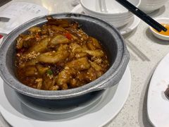 鱼香茄子煲-香港新发烧腊茶餐厅(书城店)