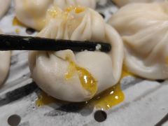 蟹粉小笼包-馋三尺蟹粉小笼(人民广场店)