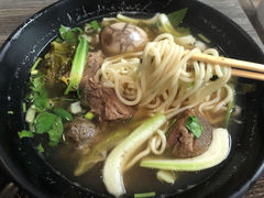 -车库美食餐厅