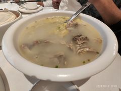 鸭架汤-月福京味斋·烤鸭店·北京菜(鼓楼总店)