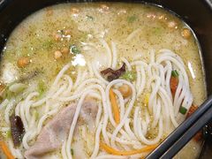 -阿香米线(大唐西市大润发店)