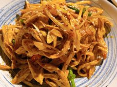 -铜锣湾·有麝自然香(重庆新天地店)