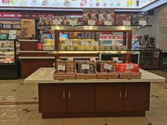 -红宝石·鲜奶小方·海派西点房(南丹店)