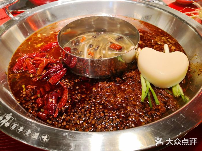 谭鸭血老火锅(坪洲店)经典谭鸭血红锅图片