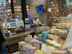 -猫的天空之城概念书店(杭州南宋御街店)