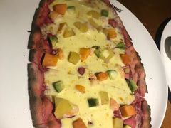 甜菜牛油果鲜虾披萨-JINNS锦时 steak&pizza(浸信会礼拜堂旧址店)
