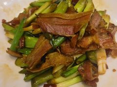 彝家腊肉炒青蒜-一品滇香·云南菜(公益西桥店)