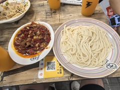 -歹歹的加个面过油肉拌面