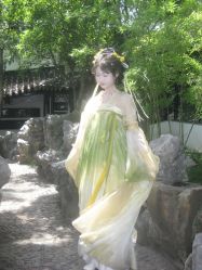 -白月清川汉服体验馆