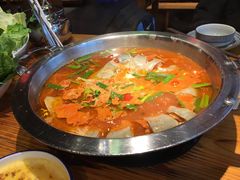 老凯俚酸汤鱼-野山舂·贵州现舂酸汤火锅(鸿通城店)