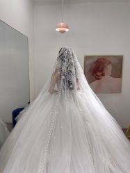 -艾米丽婚纱礼服