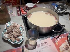 -尚尚仙·酸汤猪手·猪肚鸡火锅(华联万柳购物中心店)