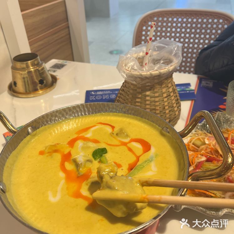 我给李雪琴当上海人脉丨箜八泰 东南亚料理