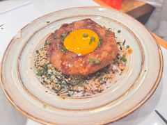 炸牛上脑汉堡肉饭-火山屋台(新街口店)