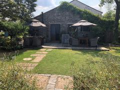 -田园东方蜜桃村的田野营地