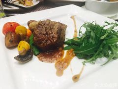 -上海滴水湖皇冠假日酒店