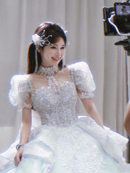 -LOVE SHINE婚纱·红鼎庄龙凤褂·妈妈装定制