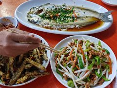 -丹水桥地锅鱼·翘嘴鲌·地方特色全鱼宴(丹江口大坝店)