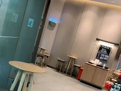 用餐区-星巴克臻选(深圳龙华红山天虹店)