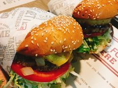 -The Habit Burger Grill 哈比特汉堡(复兴soho店)