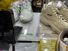 -翰皇直营洗衣洗鞋(望京鹿港店)