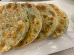 鸡蛋韭菜盒子-奥华餐厅·老张记(台基厂店)