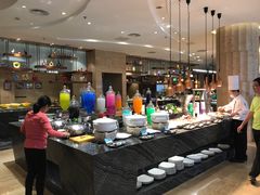 自助取餐区-V Bar海景扒房(北海湾惠龙万达嘉华酒店)