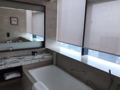 -上海龙之梦万丽酒店