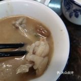 店里还有特制酱料蘸粥里的海鲜