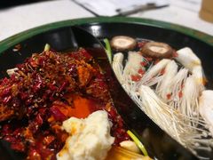 菌汤鸳鸯锅-有拈头成都市井火锅(南山总店)